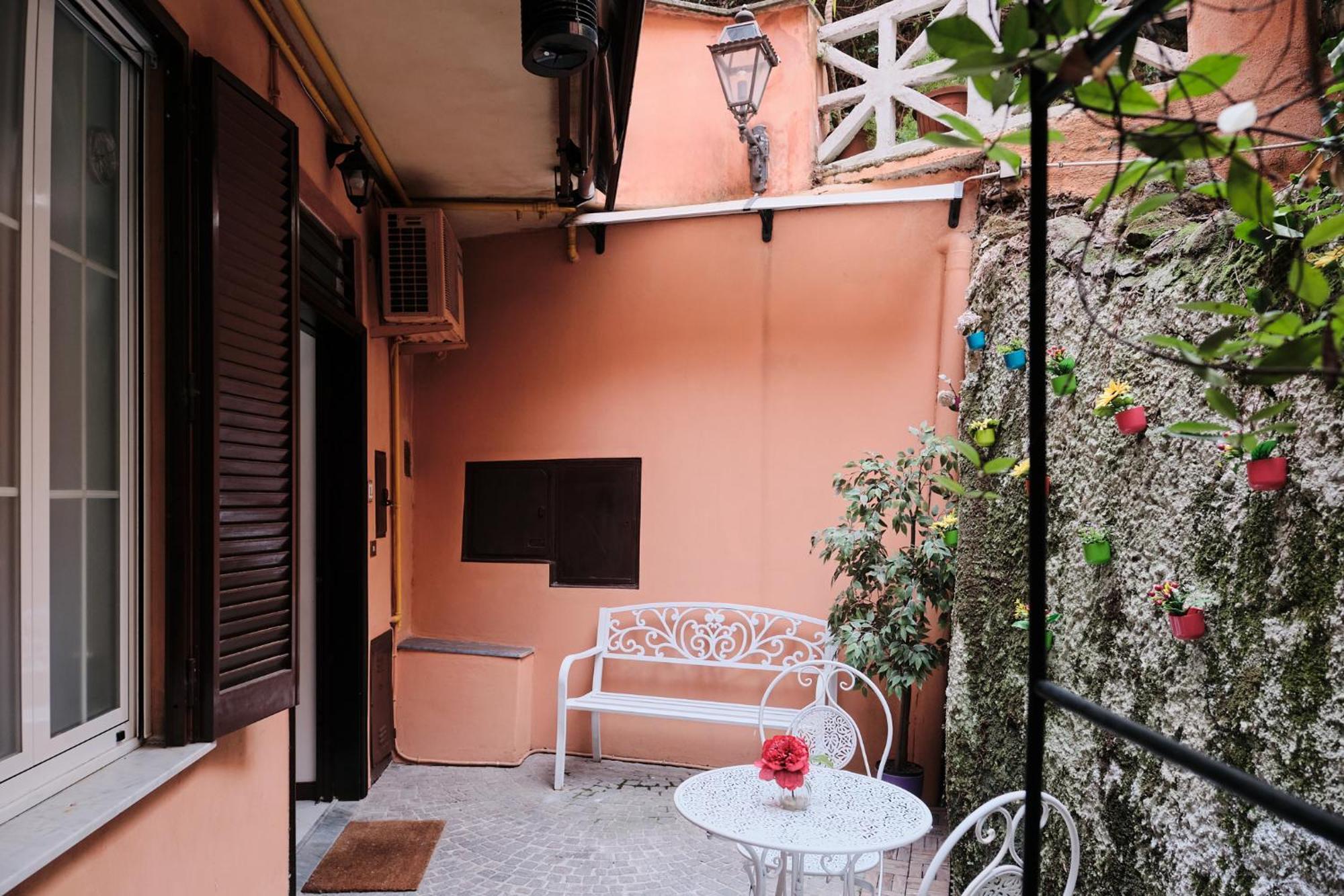 Appartement Trastevere- Flat Con Giardino, Ac, Wi-fi & Netflix Rome